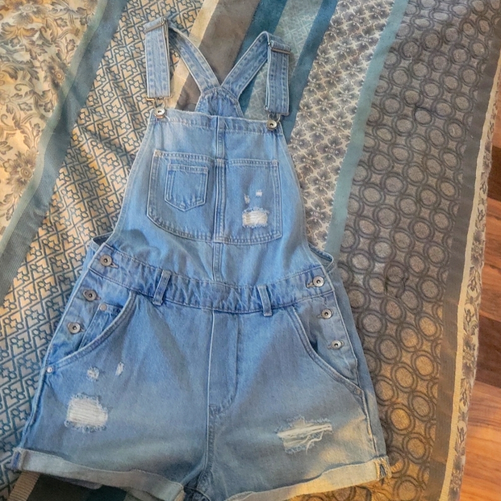 Short overalls